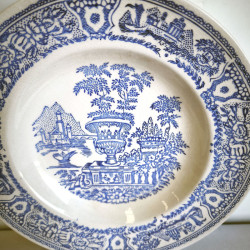 PLATO DECORADO AZUL DE CERAMICA