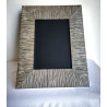 PORTA FOTOGRAFÍAS DE MADERA PLATEADO RAYADO DE 30 X 25 CM
