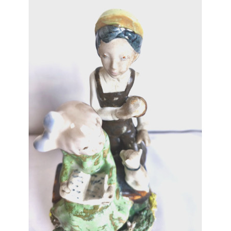 FIGURA DE PORCELANA PAREJA DE NIÑOS