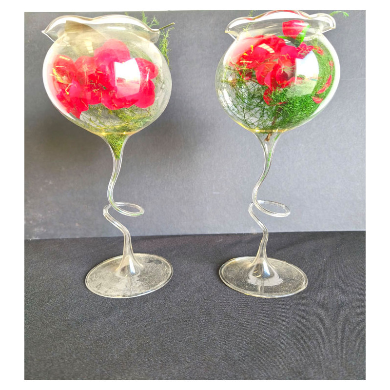 PAREJA DE COPAS RIZADAS DE CRISTAL SOPLADO CON FLORES MEDIANAS