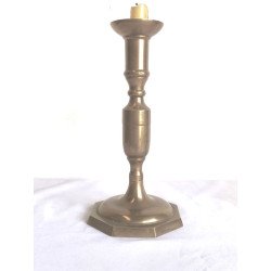 PAREJA DE CANDELABROS LISOS DE LATÓN