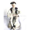 PAREJA DE FIGURAS DE PORCELANA  MARRÓN